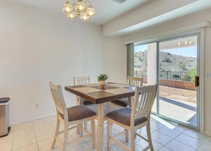 Desert Getaway W/ Serene Views In Bullhead City! Holiday home