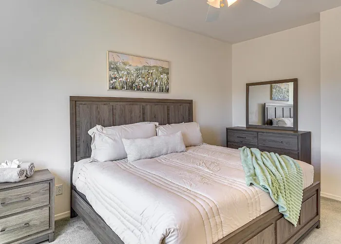 Desert Getaway W/ Serene Views In Bullhead City! Holiday home *